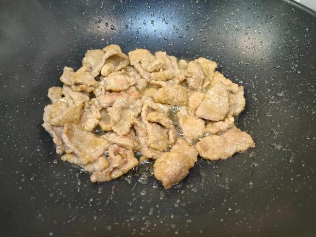无论炒什么肉,记住不要直接下锅,教你一招,嫩滑鲜香、好吃入味(图5) 无论炒什么肉,记住不要直接下锅,教你一招,嫩滑鲜香、好吃入味(图5)