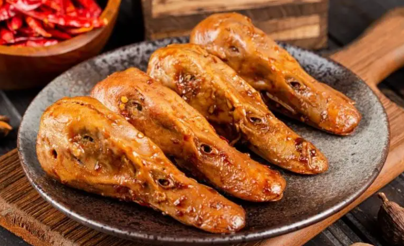 <strong>衢州鸭头:正宗之辨,风味之选</strong>